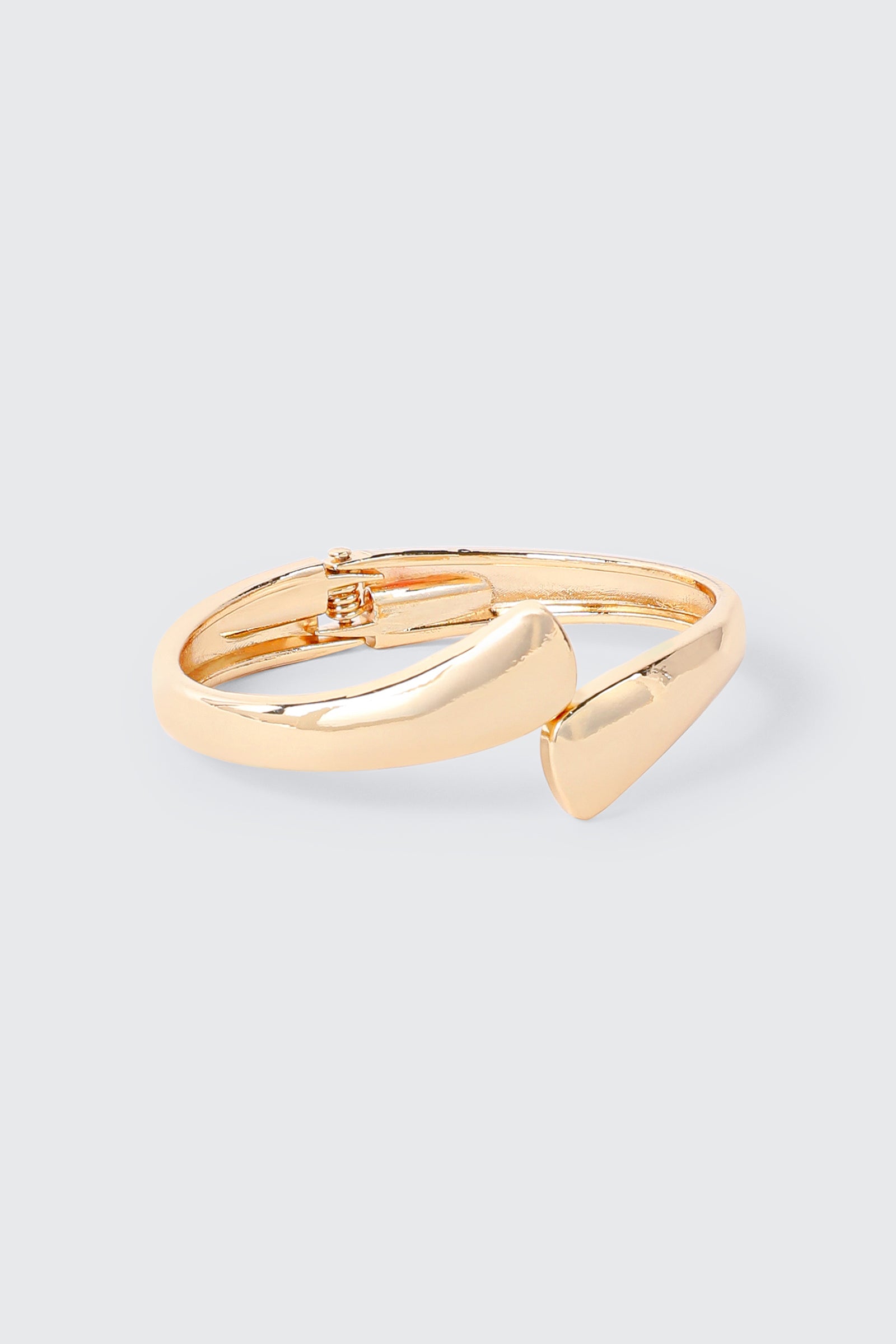 Hinged Wavy Bangle