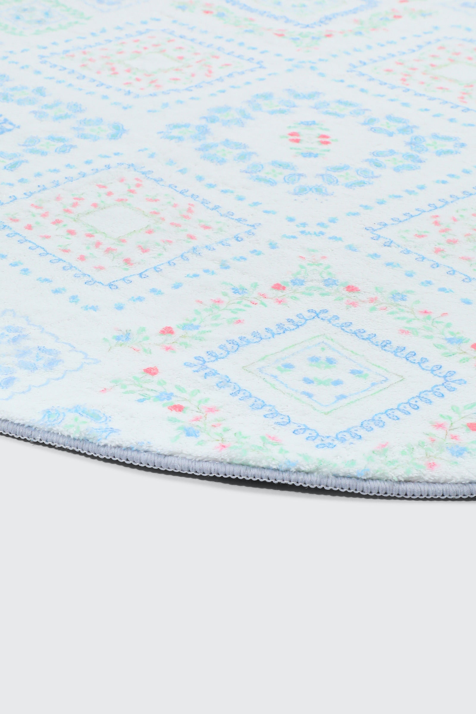 Round Paisley Rug