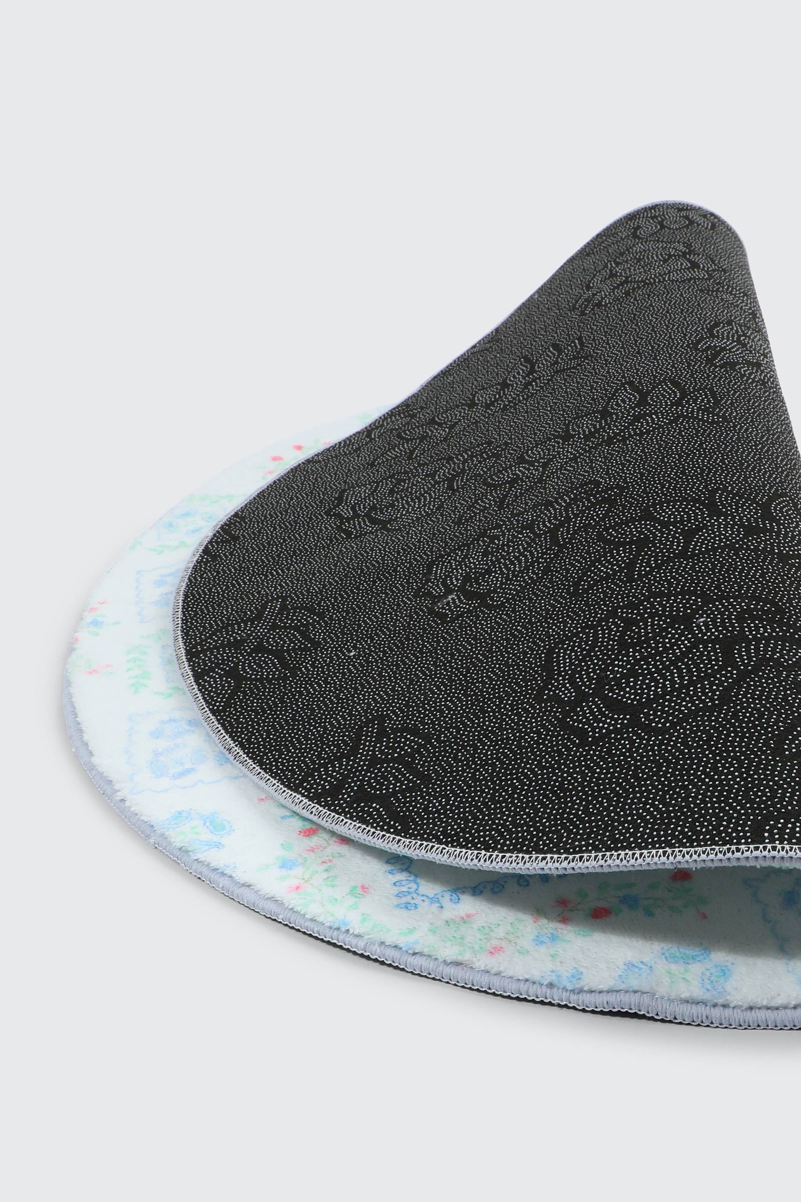 Round Paisley Rug