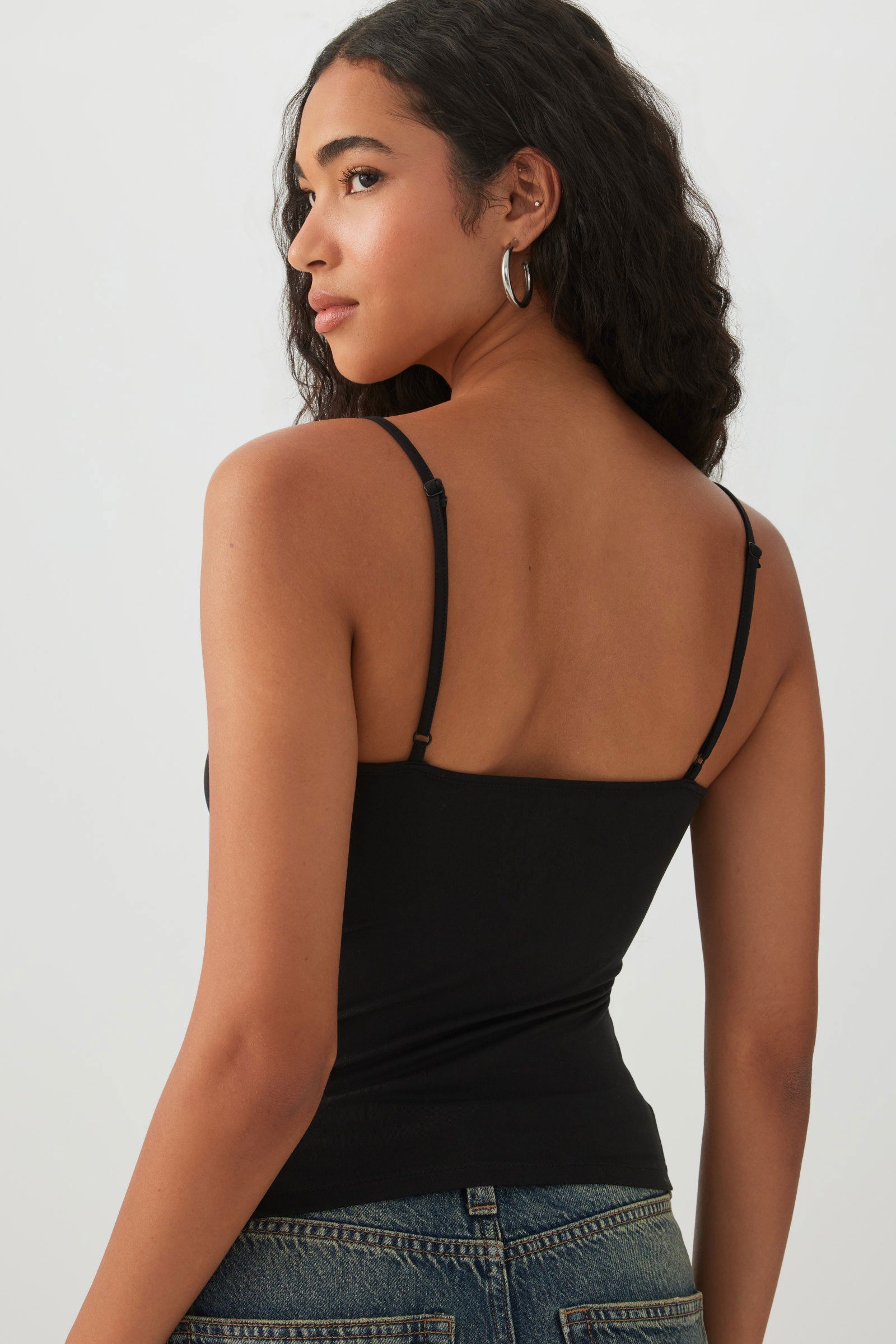 SMOOTHCORE™ V-Neck Tank Top